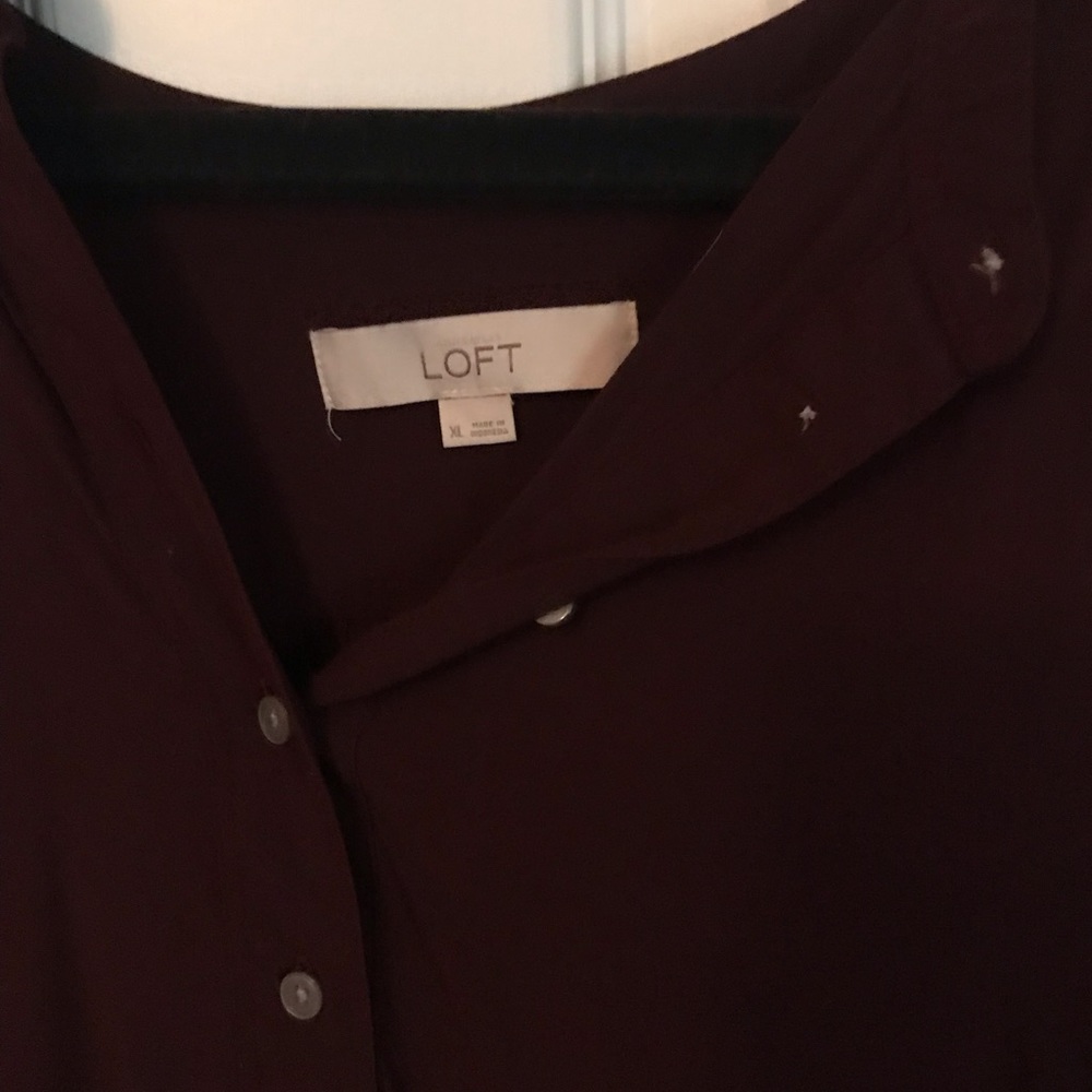 Sale! 🎈LOFT Burgundy Top - Picture 3 of 4